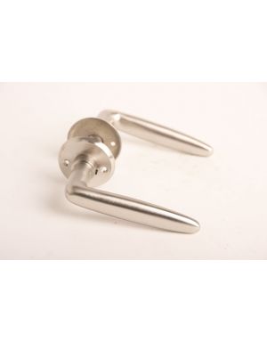 Türdrücker mit Drückerrosetten Nickel Gebürstet 747mm
